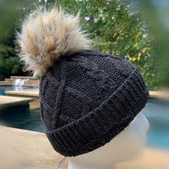 J. Crew Beannie Cap with Faux Fur Pom Pom - Picture 1 of 12